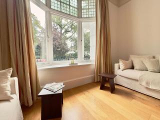 Grand South Ken Sanctuary with Fire Place & SuperKing Beds - London - 4