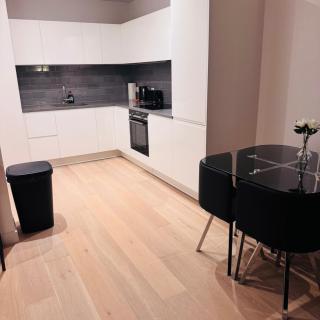 Sac homes - London - 2