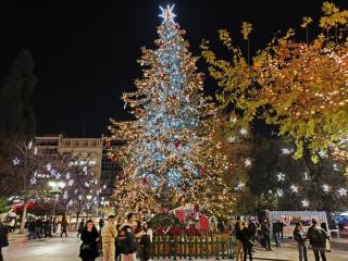 Emerald Design Near Syntagma New Year Fireworks - 9