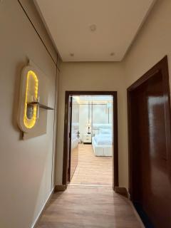 شقة فندقية فاخرة بحي العقيق - دخول ذاتي - 7