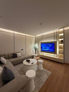 شقة فندقية فاخرة بحي العقيق - دخول ذاتي - 4