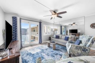 Holiday Surf and Racquet Unit 713 - 2