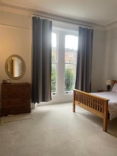 Lovely Clifton Ground Flat Two-Bed with Parking Permit x1 - 1