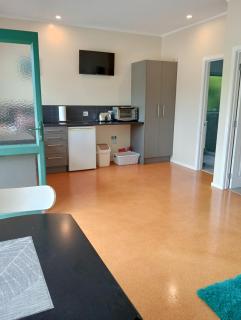 Cosy Nights - modern, self-contained with parking - 3