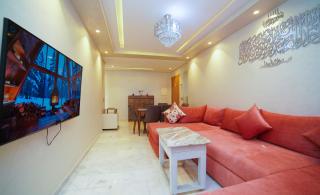 4th Floor Modern 1BR with Elevator and Balconies - 4