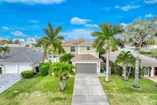 3 Minutes To Beach, Dining, & Nightlife, 4 Bedroom, 4 Bathroom, Equipped With Pool & Spa Lux Family Home Sleeps 10 - 6