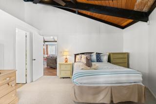 Chic 2 BD 2 BA Near Skiing Fireplace etc - 5