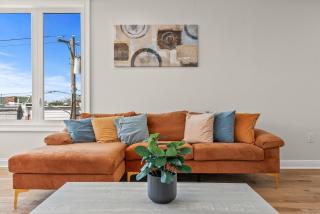 Skyline Escape in Philadelphia Chic & Bright - 0