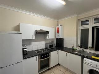 2-Bedroom Home Just Steps from Camden - Londra - 3