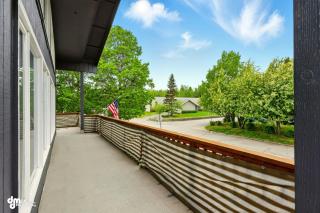 Jewel-Lake Boutique Stay - 8