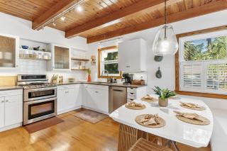 Langoon Lodge 4-BR 3-BA in Historic Mount Dora - 9