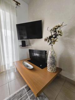 Emily's Sun Escape - 3