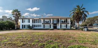 Ocean Drive Grand Estate Sleeps 52 Pool - 0
