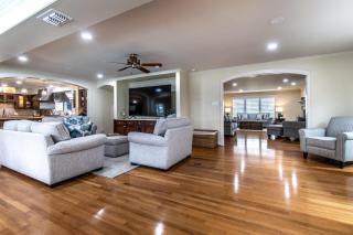Ocean Drive Grand Estate Sleeps 52 Pool - 4