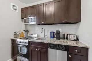 Metro Close - Relax Suite with Massage Chair and Parking - 4