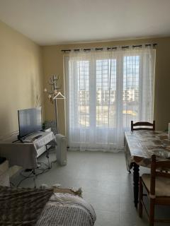 Studio équipé avec balcon - 7