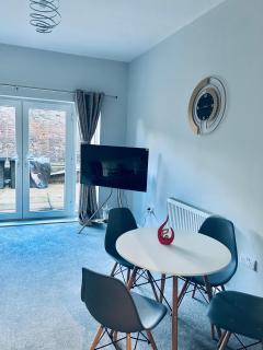 1 BR Ground Floor Apt-Garden Access in Strood F2 - Wainscot - 8