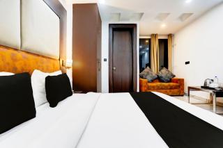 Super Townhouse Sector 52 Near Artemis Hospital - 8