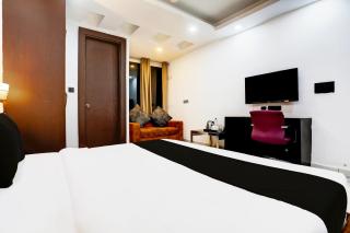 Super Townhouse Sector 52 Near Artemis Hospital - 5