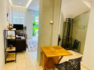 Athens Victoria's Family Apartment - 6