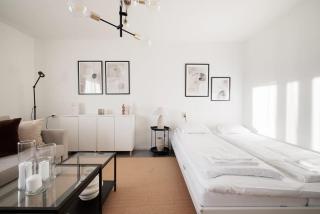 Budget studio in hip SoFo - construction work - 5