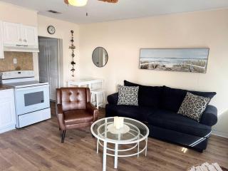 Gulf Wind 5 Cozy condo near the beach - 0