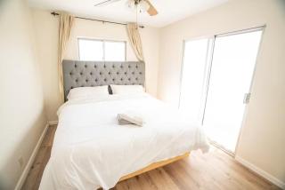 Bright and Comfortable 2 Bedrooms with Views in Santa Monica - 9