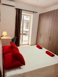 Room with shared bathroom in a shared flat - St Julian's - 7