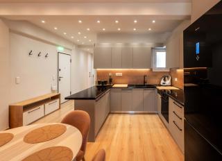 Modern 78sqm Flat with Balcony & Office - 8