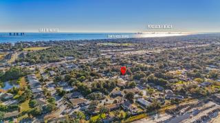 2BR, King Bed, Pet Friendly, Private Patio, Near Beaches - 7