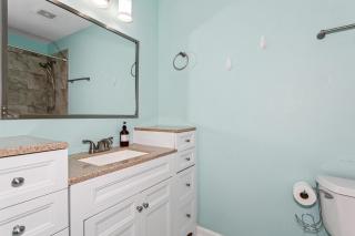 2BR, King Bed, Pet Friendly, Private Patio, Near Beaches - 3