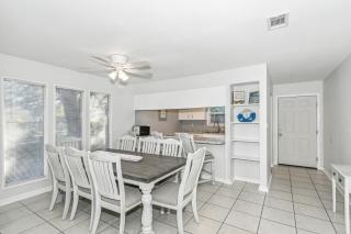 2BR King, Dog Friendly, Private Gated Yard, Turf, Grill, Near Beaches - 1