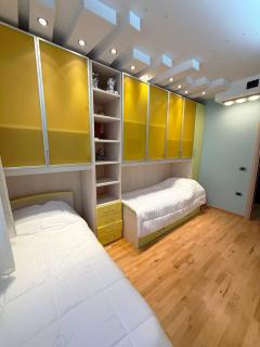 1 Min to Center Apartment, Spacious 2 BR With Panoramic View - 1