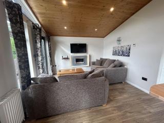 Field View 1 bed-No Pets- Walnut - 9