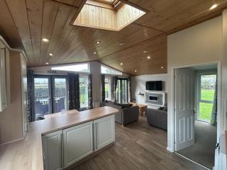 Field View 1 bed-No Pets- Walnut - 6