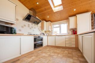 Field View 1 bed-No Pets- Walnut - 5