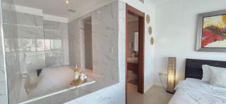 Ecusuites Skyline Jacuzzi Premium Riverfront 12 - 6