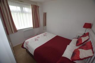 2 Bedroom Chalet SB40, Sandown Bay, Dog Friendly, Free Wifi - 5
