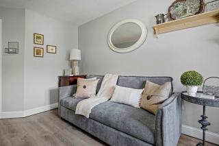 Fully Furnished 1st Floor 1 Bed 1 Bath Condo - Close To Shopping & Hwys North&South - 3