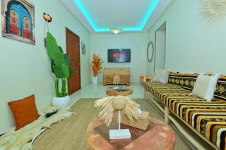 Stylish apartment, 5 min to airport fiber&Netflix - 8