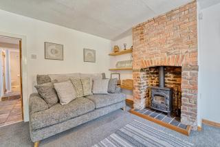 Guest Stays - London Road Cottage - 7
