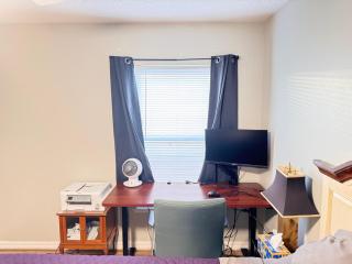 Near Disney cozy quiet place 2 privet rooms queen bed up to 4 people - 8