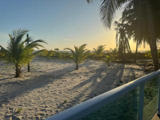 Casa de Praia com Piscina em frente à praia para até 32 pessoas - 2
