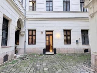 Prestige Danube Suite by Marriott & Fashion Street - 1