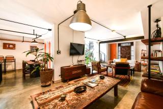 Bright Colonial 5BR House with Balcony - 6