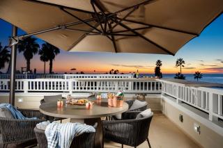 La Jolla Panoramic Ocean Retreat with Rooftop - 0