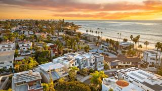 La Jolla Panoramic Ocean Retreat with Rooftop - 2