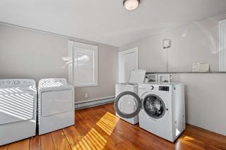 Exeter 2nd Floor 2 Bed 1 Bath- Pet Friendly - 9