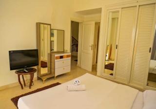 Stylish 4BR Villa V15 with a Private Heated Pool at White Villas - 1