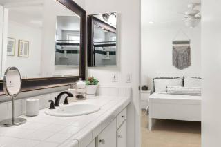 Goode HOMES Stunning Home w/ Beautiful Backyard - 2